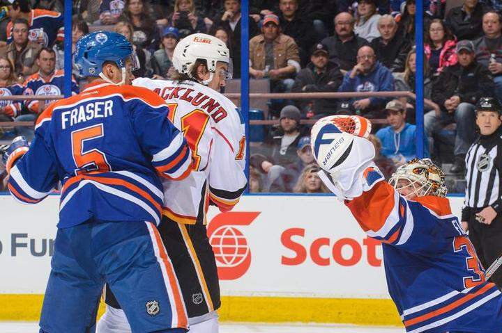 Oilers' head coach calls out fan who threw jersey on ice - Edmonton