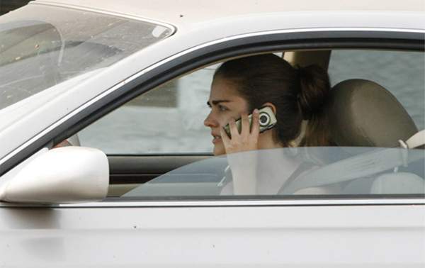 Ontario’s driving ban on hand-held devices starts Monday - image