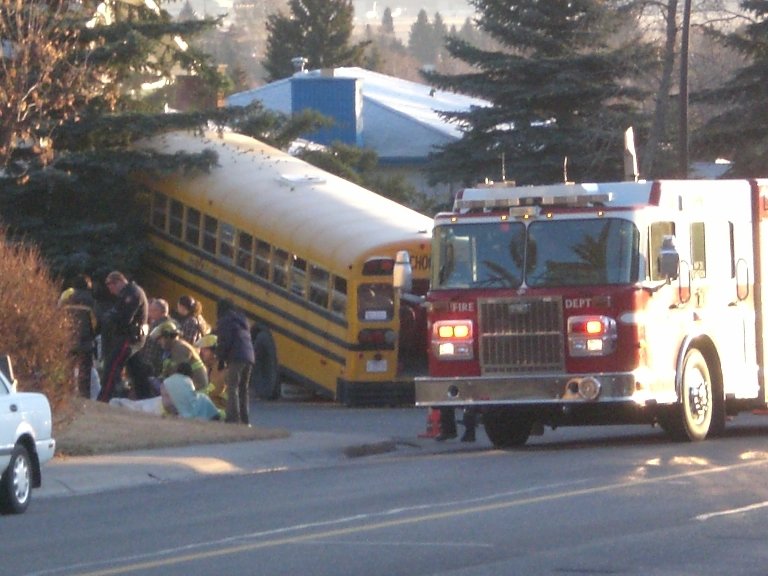 Children injured in Calgary school bus crash | Globalnews.ca