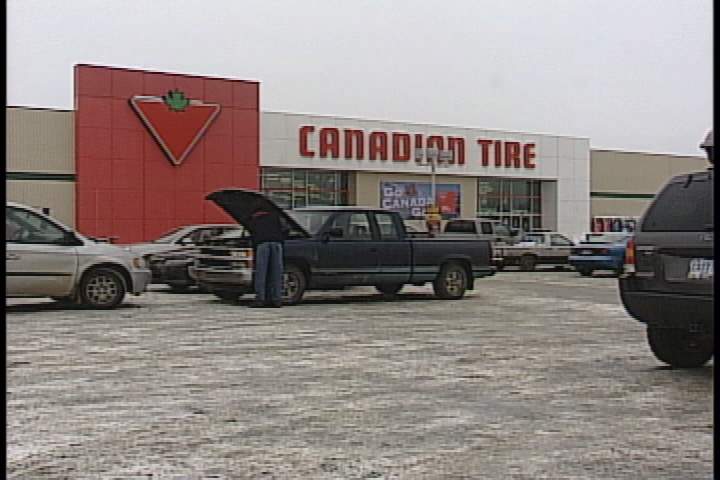 Car catches on fire at Canadian Tire - image