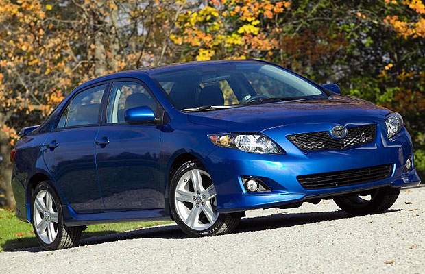Regina lawyer issues class action suit against Lexus, Toyota - image