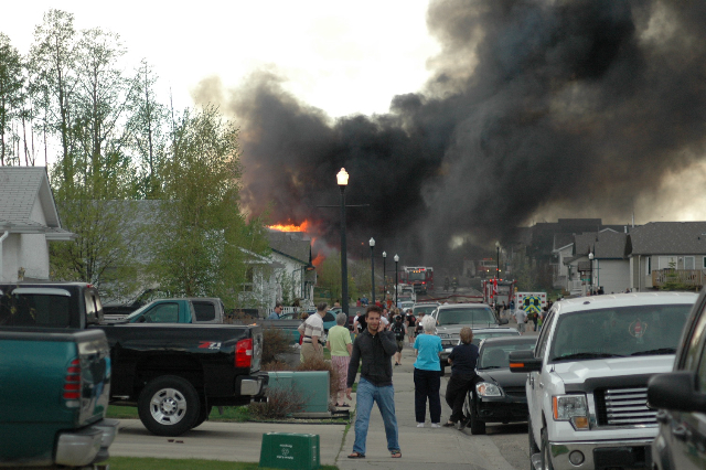 Blaze consumes four homes in Sylvan Lake - image