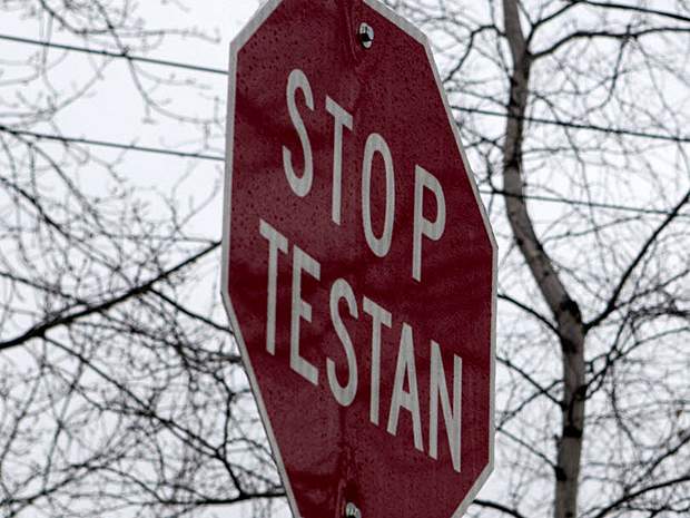 Battle brewing over bilingual signs in Moncton - image