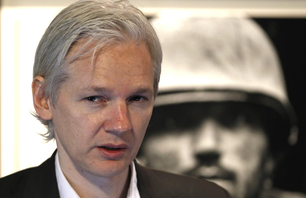 Pentagon demands WikiLeaks hand over documents - image