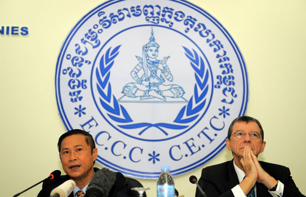 4 Khmer Rouge leaders indicted for genocide, war crimes - image