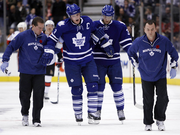 Leg injury sidelines Leafs’ captain for 4 to 6 weeks | Globalnews.ca
