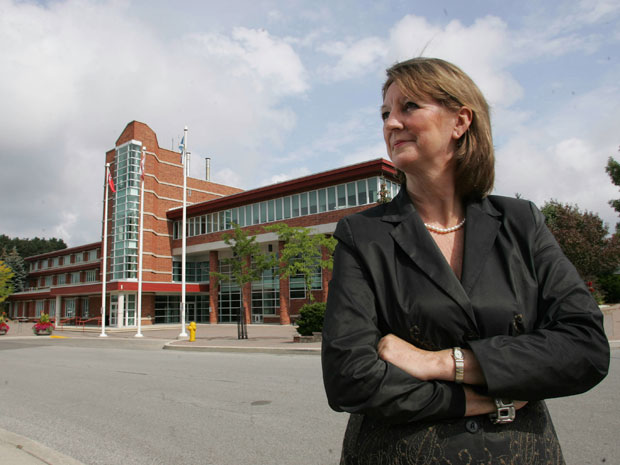 Mayor of Aurora sues bloggers for defamation - image