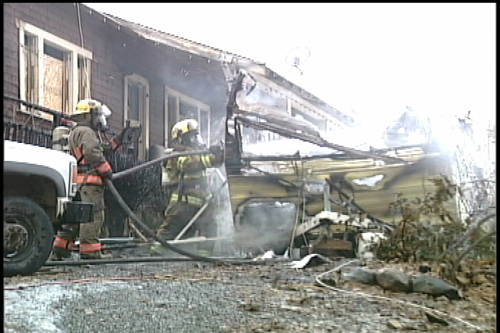 Two injured in RV fire | Globalnews.ca