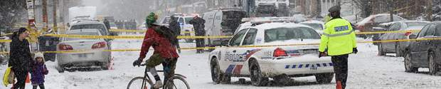 Toronto officer killed in bizarre police chase - image
