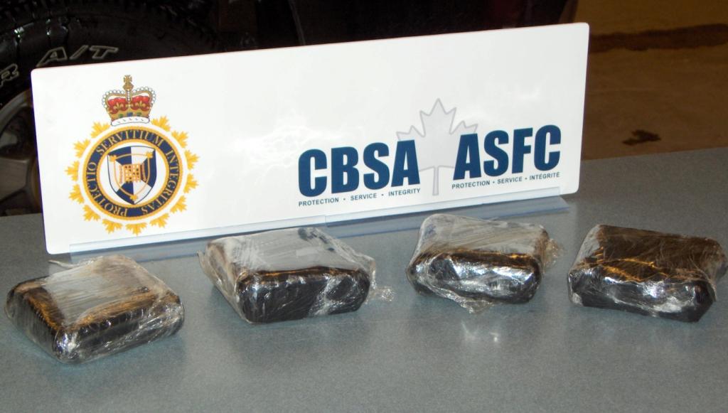 5 arrested in heroin seizure at Calgary airport - image