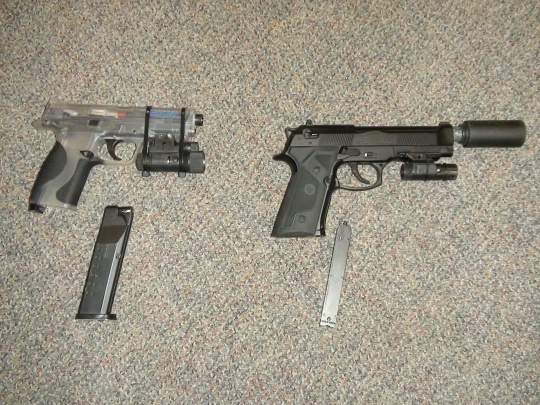 Police say they will treat replica firearms as real - image
