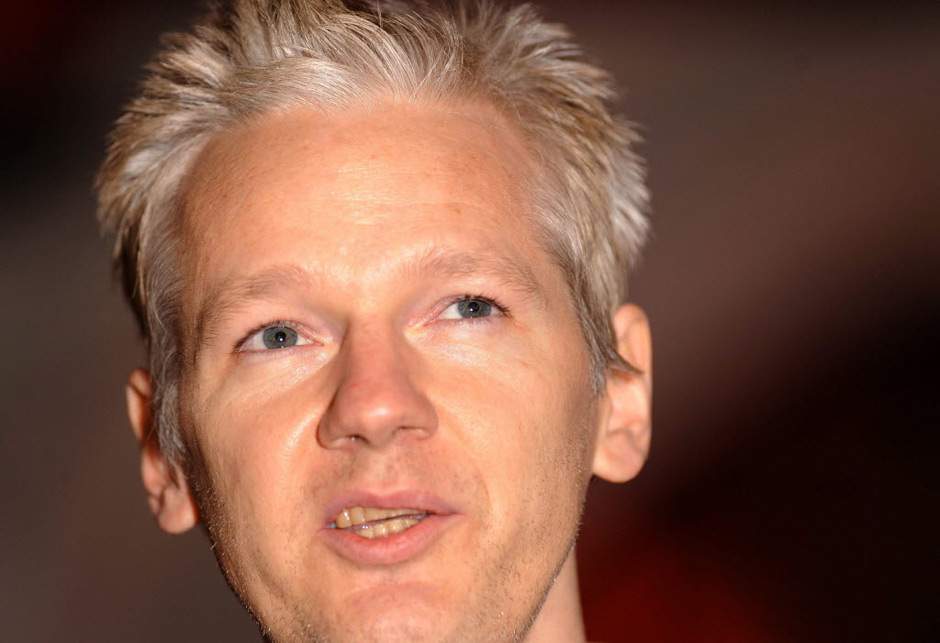 Assange accuses prosecutors of fumbling - image