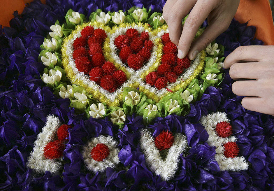 Iran bans Valentine's Day celebrations