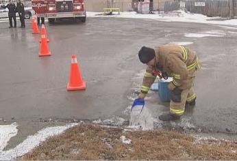 Truck driver unaware fuel tank leaking | Globalnews.ca