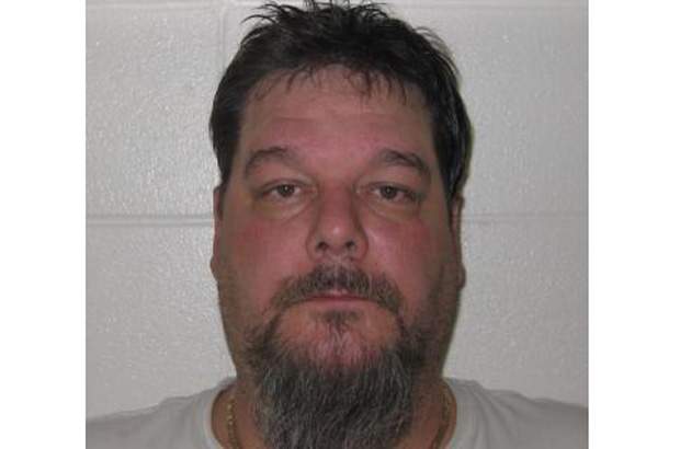 ‘Mr. Big’ convicted murderer gives Drumheller prison guards the slip - image