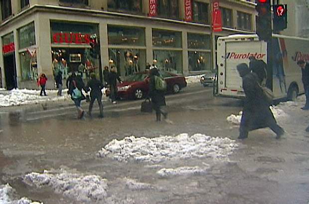 Snow, rain make Montreal a slushy mess - image