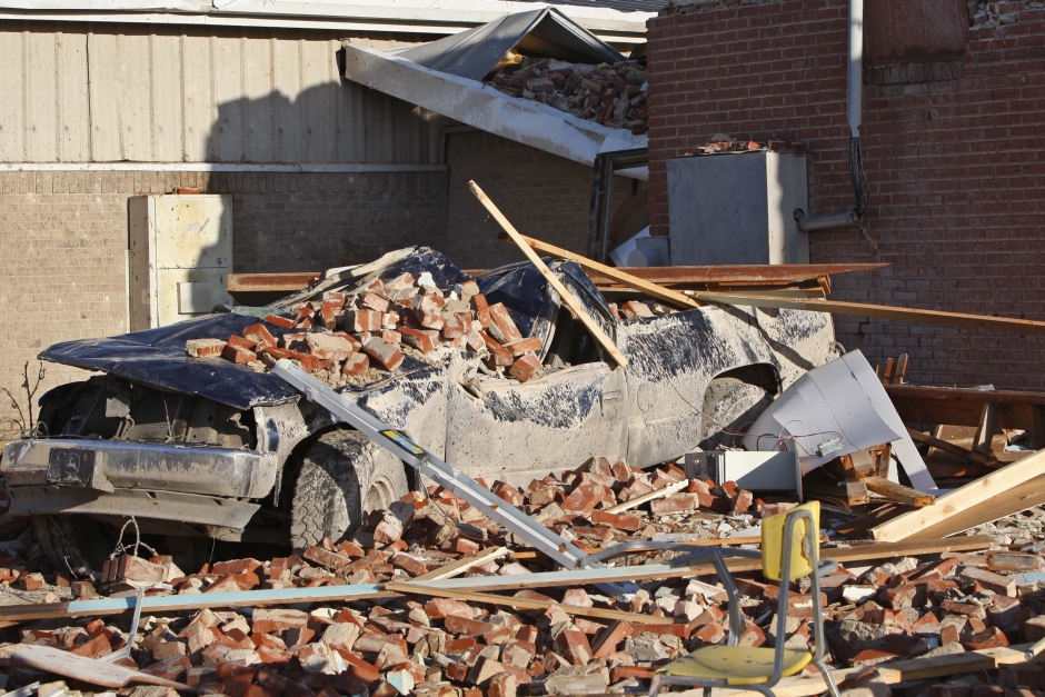 At least 37 dead across 6 U.S. states from tornadoes, flash floods - image