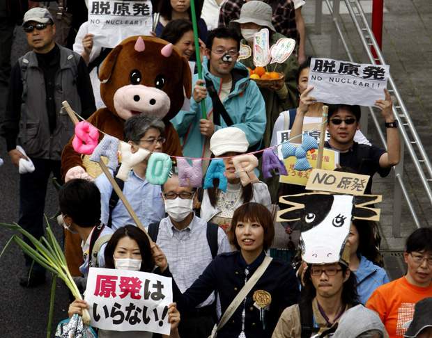 Soaring radioactivity points to Japan nuclear plant leak - image