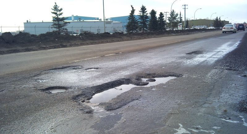 Edmonton Potholes Make A Mark On Online Forums | Globalnews.ca