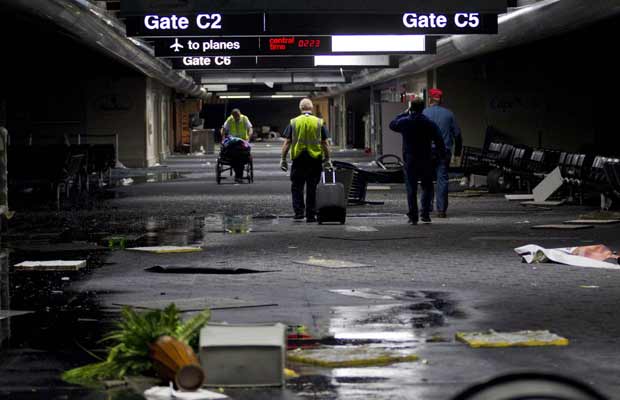 Tornado tears through St. Louis airport - image