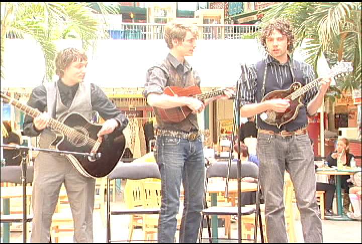 Buskers turn up in droves at The Forks - image