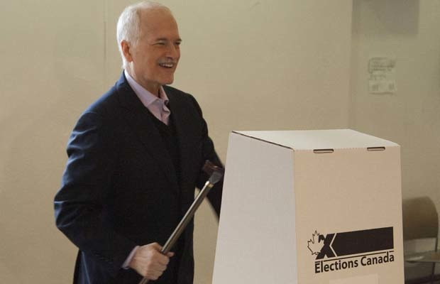 Layton casts his vote in Toronto - image