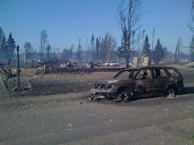 Forest fires burn across Alberta - image