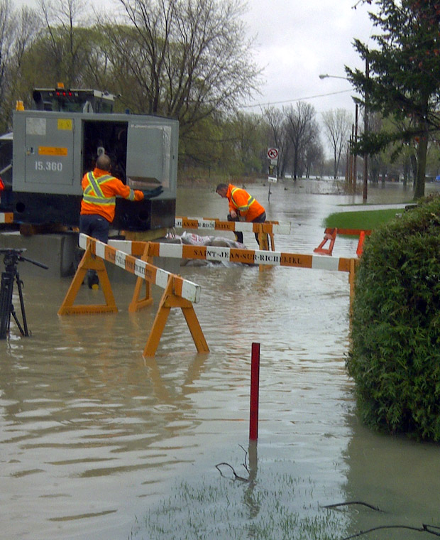 Flooding fears worsen in Saint-Jean-sur-Richelieu - image