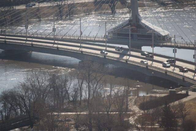 Winnipeg Flood Watch 2011: Red River reaches crest - image