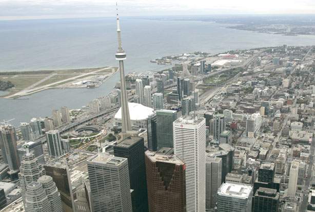 Twitter buzzing about Toronto’s smell - image