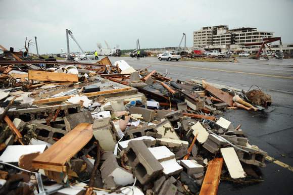 Joplin tornado death toll rises to 132 - image