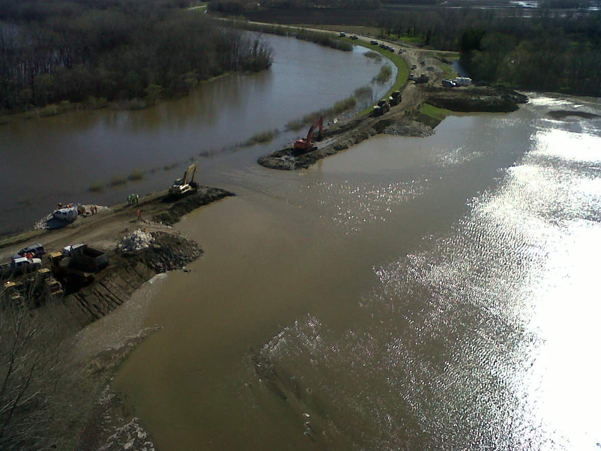 Manitoba flood assiniboine river hoop and holler