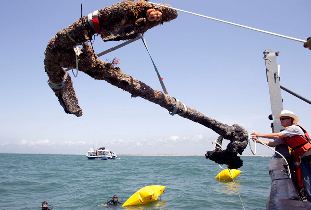 Anchor from wreck of what’s believed to be Blackbeard’s flagship recovered - image