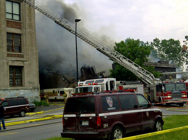 Major blaze at Montreal recycling plant - image