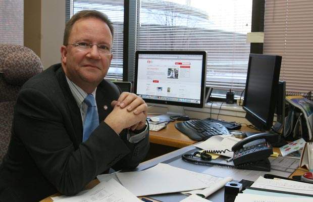 University dean apologizes for delivering plagiarized speech - image