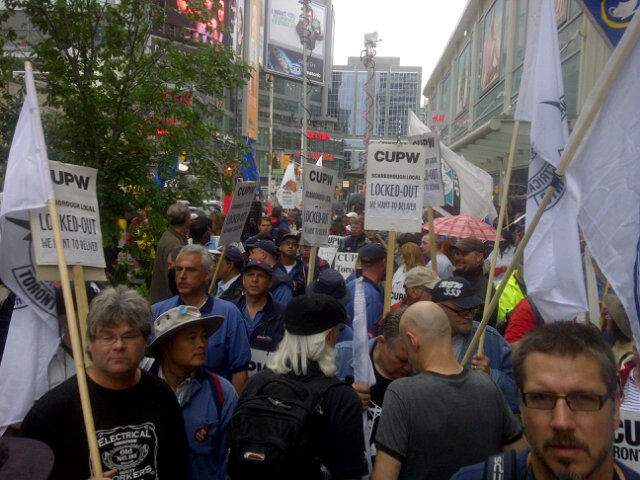 Canada Post union to challenge back-to-work bill in court - image