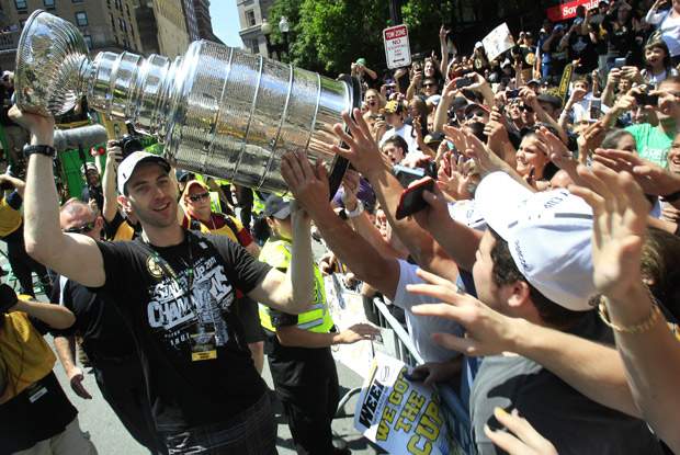 Stanley Cup champs parade in Boston before cheering fans - image