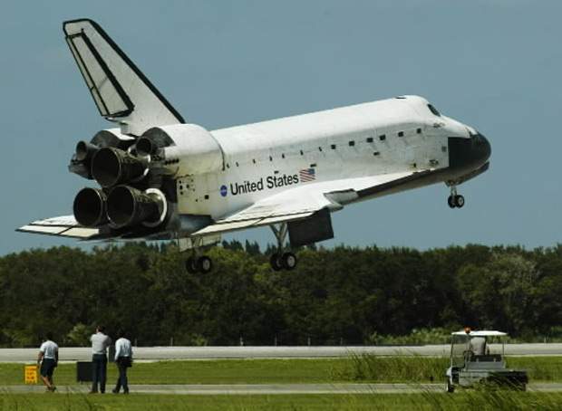 Astronauts ready for final launch as NASA keeps watchful eye on weather - image