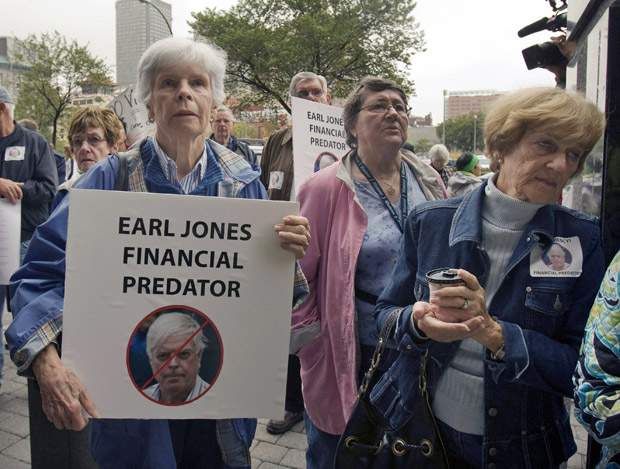 Earl Jones victims rally at RBC Beaconsfield branch - image