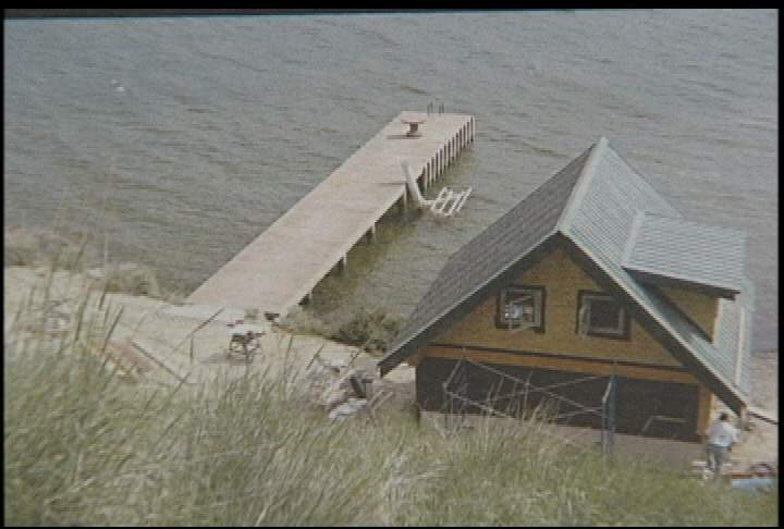 District orders man to tear down cottage - image
