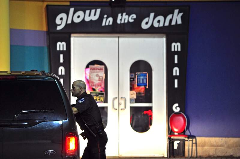Three teens charged with murder in death at Barrie mini-putt - image