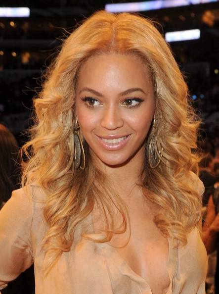 Beyonce’s belly rub tops MTV award show - image