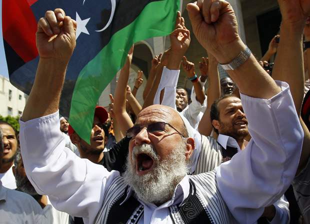Celebrations in Tripoli after rebels push out Gadhafi loyalists - image