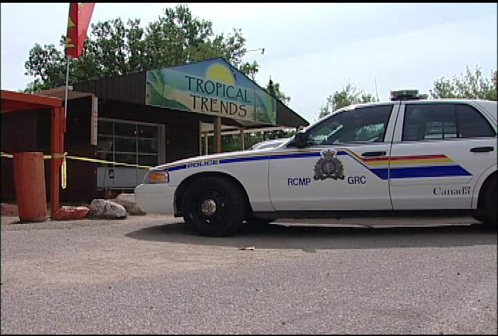 Counterfeit clothing raid nets $18,000 worth of goods - image