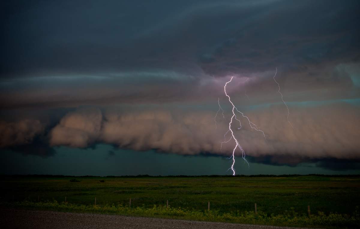 Forest firefighters brace for lightning in northern Ontario - image
