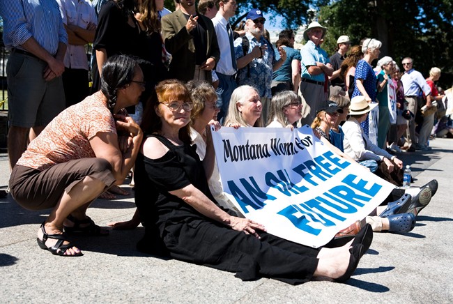 Canadian actress Margot Kidder and other environmentalists protest outside the White House in Washington, Tuesday, Aug.23, 2011. Kidder was among the latest slate of environmentalists to be arrested outside the White House on Tuesday, handcuffed and sent to jail on the fourth day of a two-week civil disobedience campaign against TransCanada's Keystone XL pipeline. THE CANADIAN PRESS/Keith Lane.