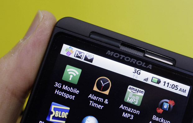 How will Google’s purchase of Motorola affect consumers and RIM - image
