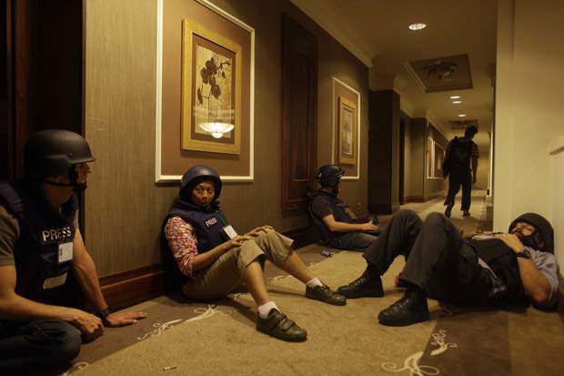 Foreign journalists freed from Rixos Hotel in Tripoli after 5 days under siege - image