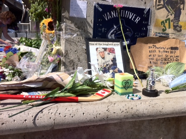 Dozens gather outside Rogers Arena to remember Rick Rypien (video) - image