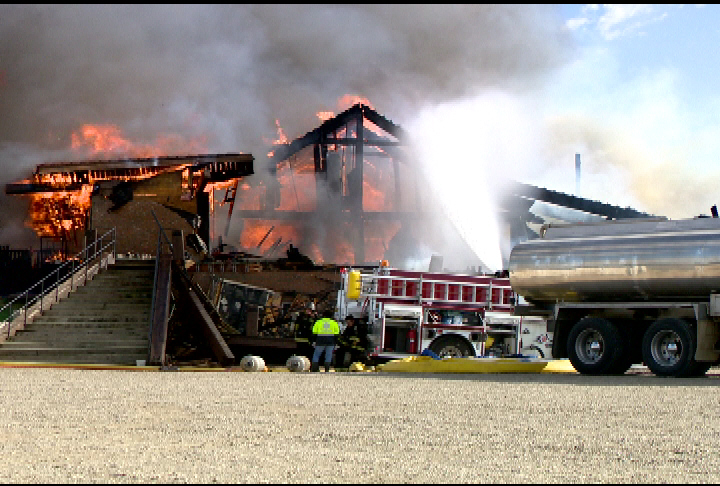 Fire destroys Aspen Links Country Club - image